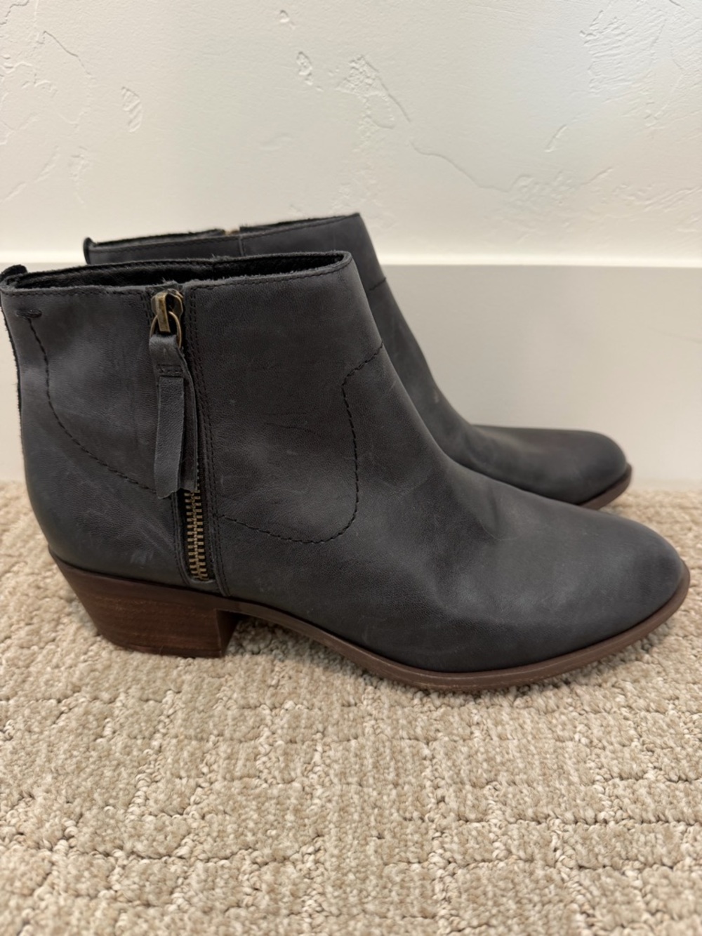 Lucky 🍀 Brand- Women's Ankle Boot - black Leather Zip Side